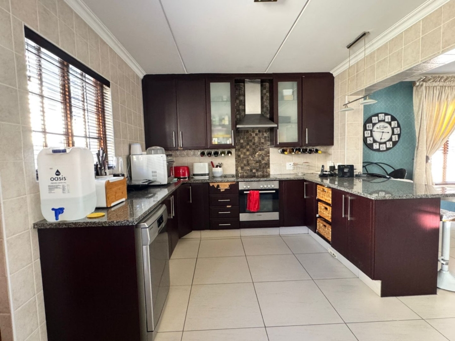 To Let 3 Bedroom Property for Rent in Noordwyk Gauteng