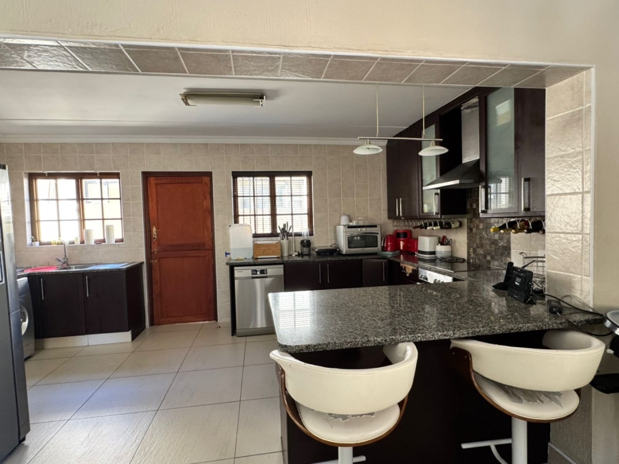 To Let 3 Bedroom Property for Rent in Noordwyk Gauteng