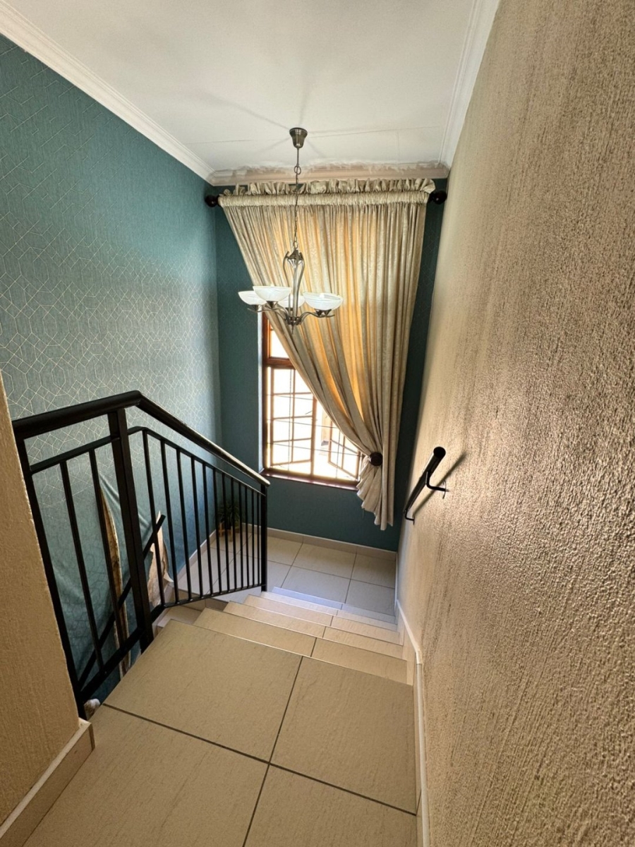 To Let 3 Bedroom Property for Rent in Noordwyk Gauteng