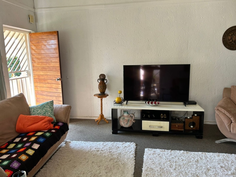 2 Bedroom Property for Sale in Weltevreden Park Gauteng