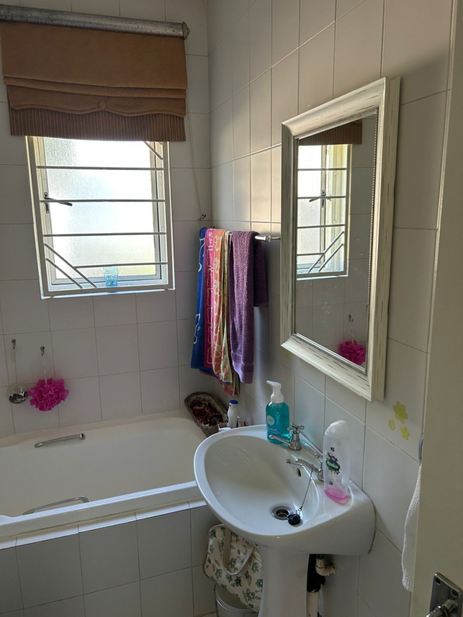 2 Bedroom Property for Sale in Weltevreden Park Gauteng