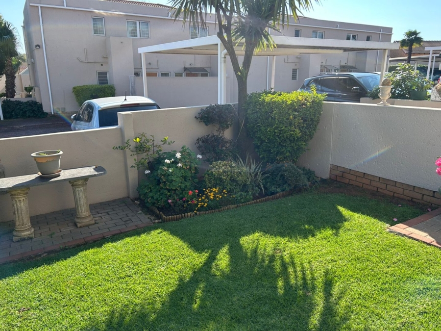 2 Bedroom Property for Sale in Weltevreden Park Gauteng