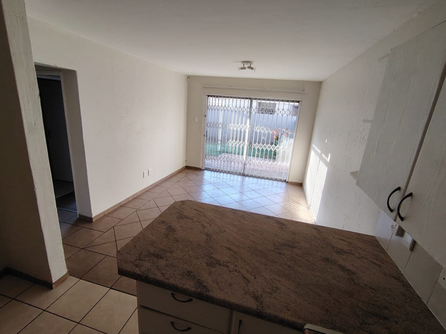 2 Bedroom Property for Sale in Heuwelsig Estate Gauteng
