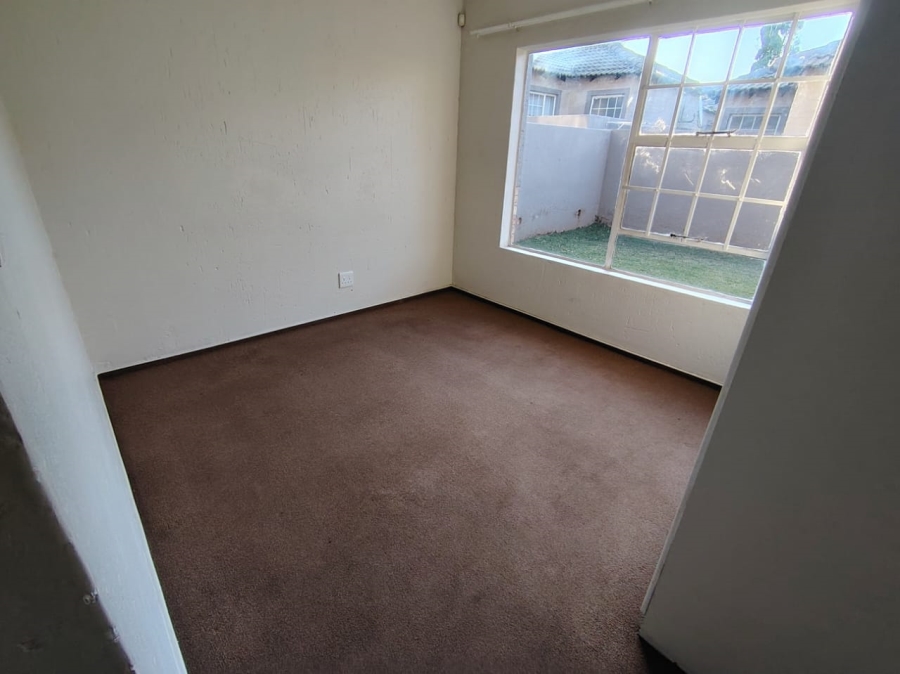 2 Bedroom Property for Sale in Heuwelsig Estate Gauteng