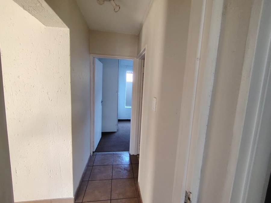 2 Bedroom Property for Sale in Heuwelsig Estate Gauteng