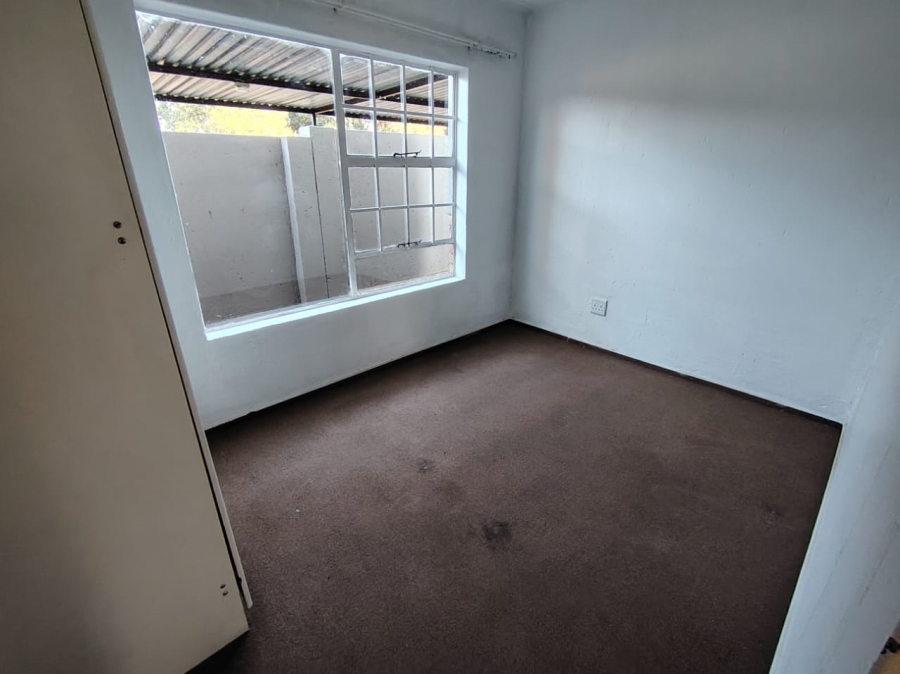 2 Bedroom Property for Sale in Heuwelsig Estate Gauteng