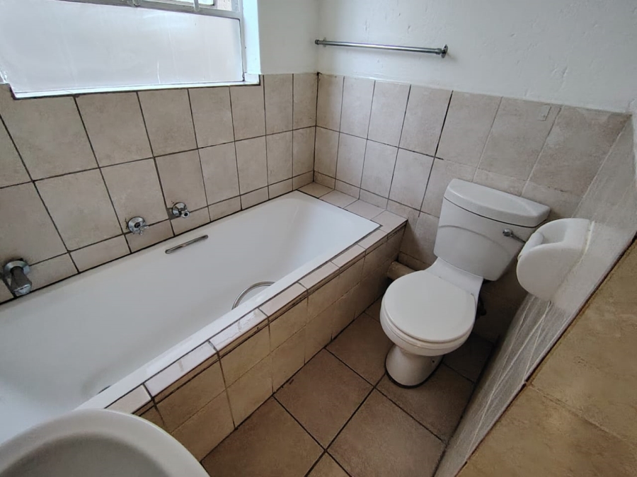 2 Bedroom Property for Sale in Heuwelsig Estate Gauteng
