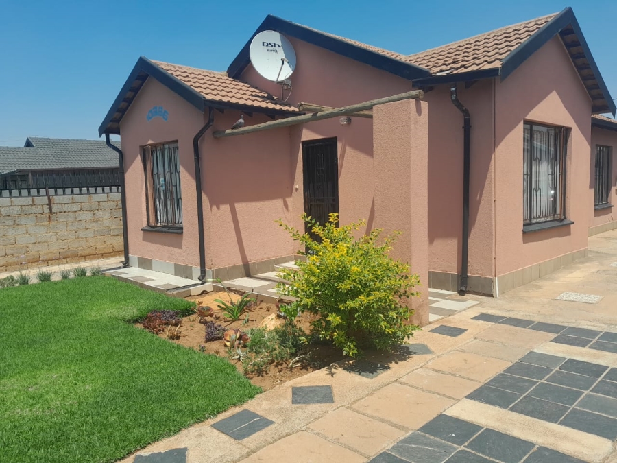  Bedroom Property for Sale in Protea Glen Gauteng