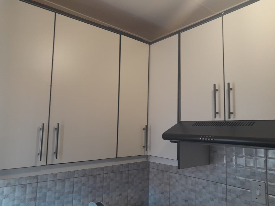  Bedroom Property for Sale in Protea Glen Gauteng