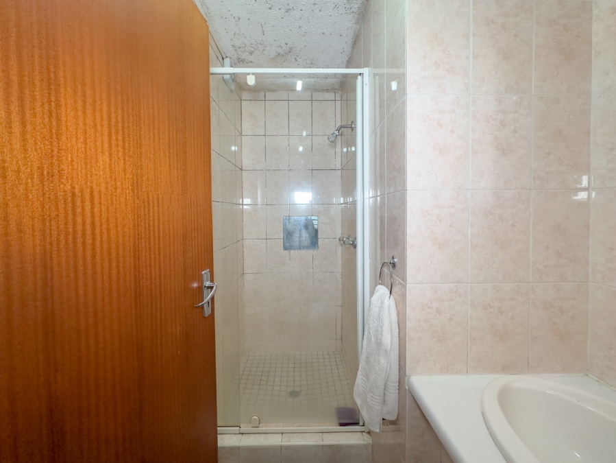 1 Bedroom Property for Sale in Hatfield Gauteng