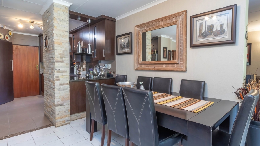 3 Bedroom Property for Sale in Die Hoewes Gauteng
