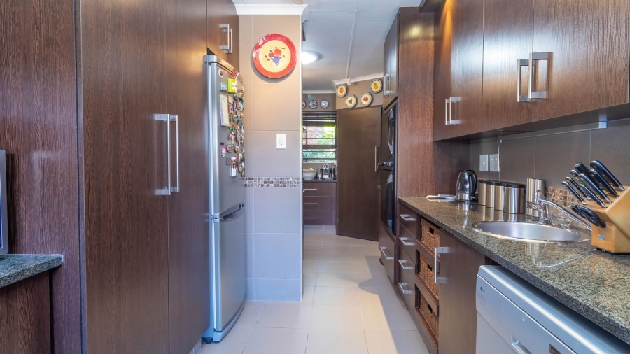 3 Bedroom Property for Sale in Die Hoewes Gauteng