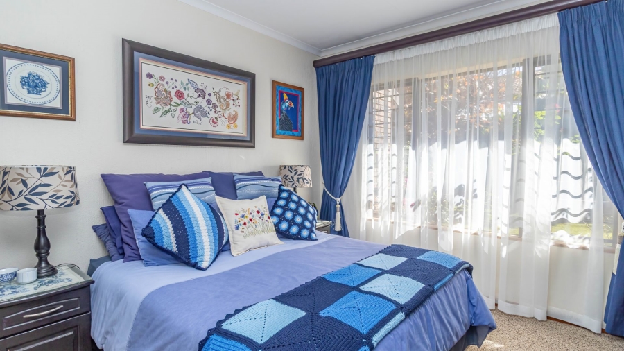 3 Bedroom Property for Sale in Die Hoewes Gauteng