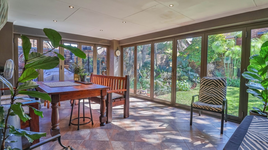 3 Bedroom Property for Sale in Die Hoewes Gauteng