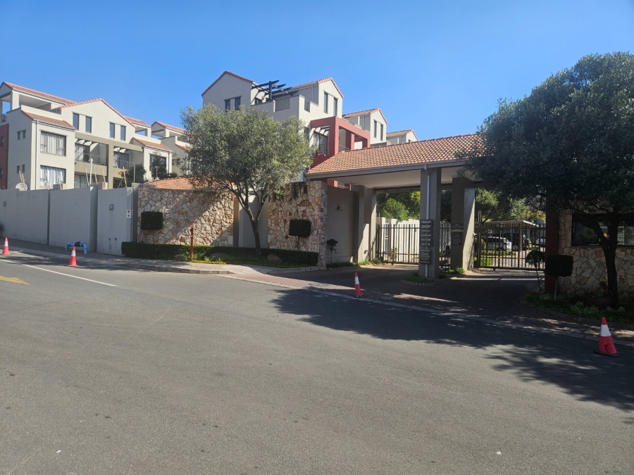  Bedroom Property for Sale in Lonehill Gauteng