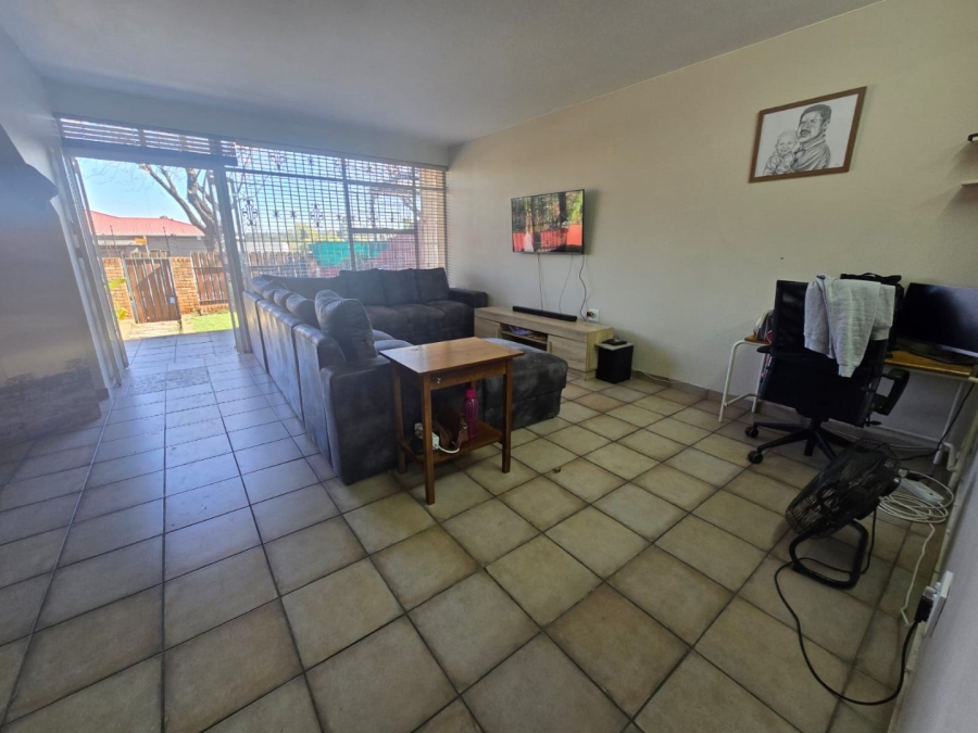 To Let 2 Bedroom Property for Rent in Witfield Gauteng