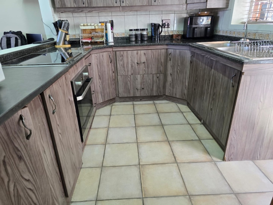 To Let 2 Bedroom Property for Rent in Witfield Gauteng