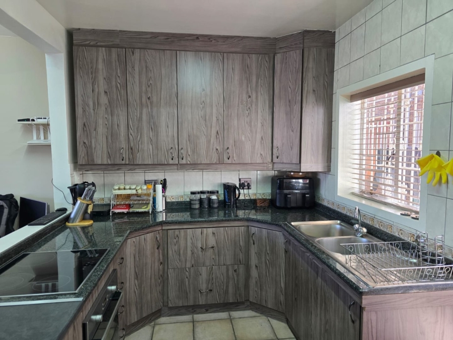To Let 2 Bedroom Property for Rent in Witfield Gauteng