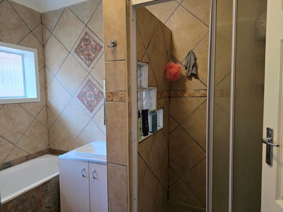 To Let 2 Bedroom Property for Rent in Witfield Gauteng