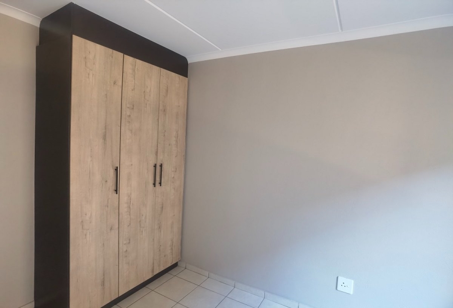 2 Bedroom Property for Sale in Cloverdene Gauteng