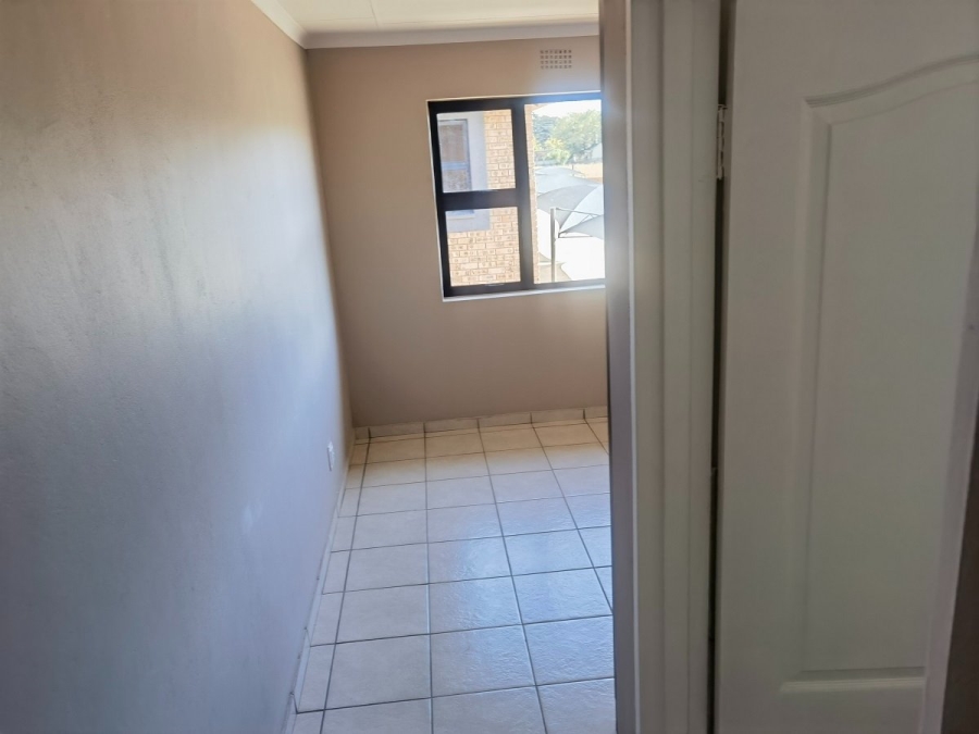2 Bedroom Property for Sale in Cloverdene Gauteng
