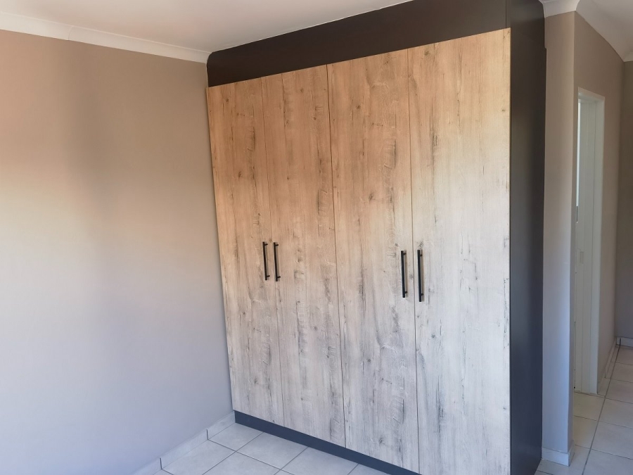 2 Bedroom Property for Sale in Cloverdene Gauteng