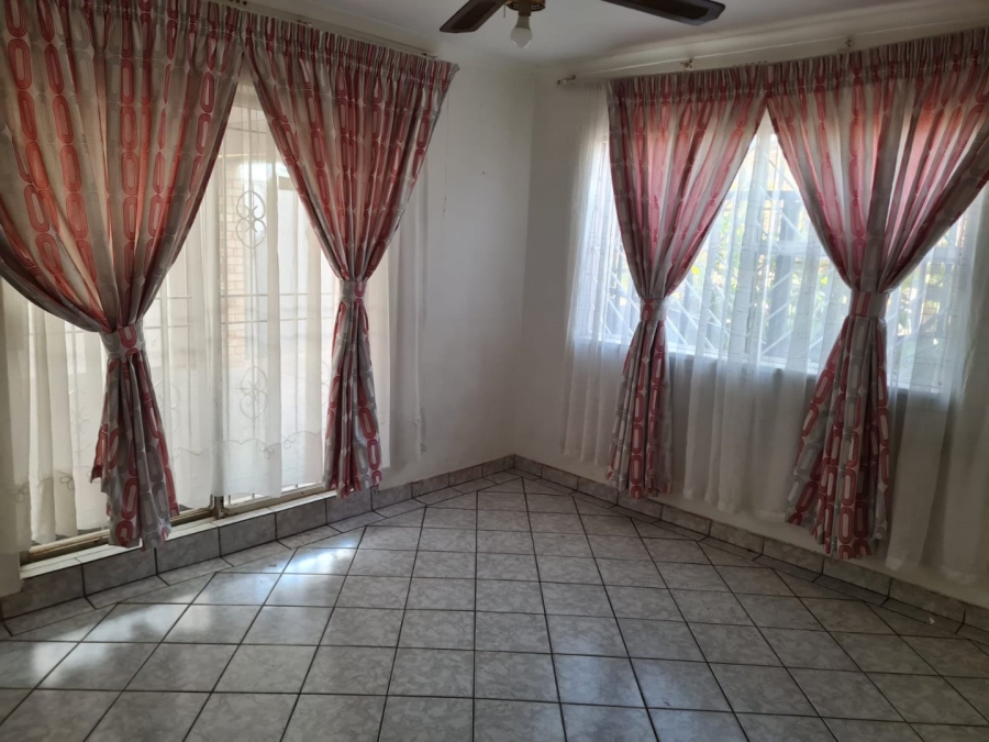 4 Bedroom Property for Sale in Lenasia Ext 13 Gauteng