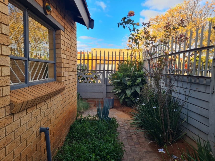 4 Bedroom Property for Sale in Lenasia Ext 13 Gauteng