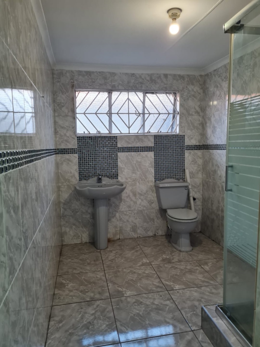 4 Bedroom Property for Sale in Lenasia Ext 13 Gauteng