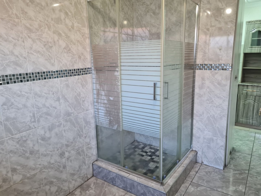 4 Bedroom Property for Sale in Lenasia Ext 13 Gauteng
