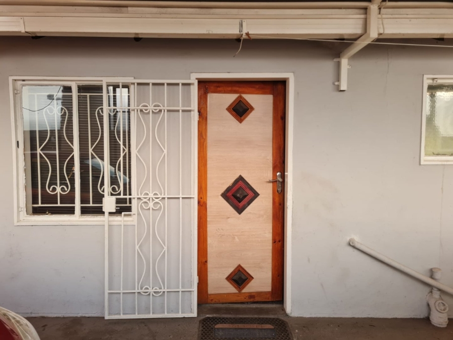 2 Bedroom Property for Sale in Lenasia Ext 13 Gauteng