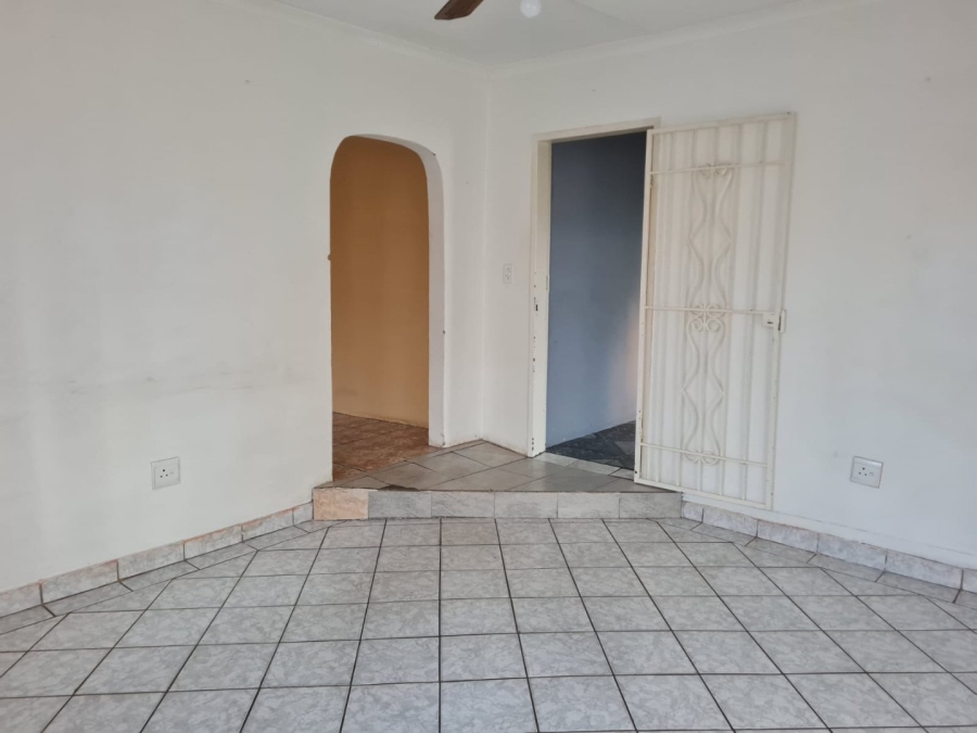 2 Bedroom Property for Sale in Lenasia Ext 13 Gauteng