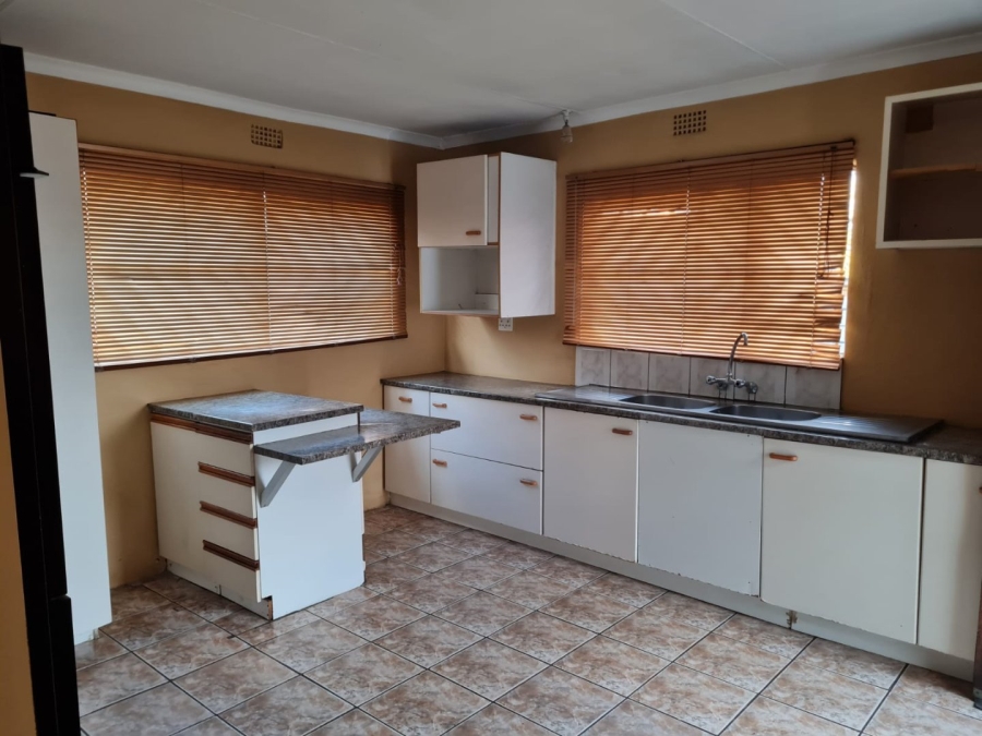 2 Bedroom Property for Sale in Lenasia Ext 13 Gauteng