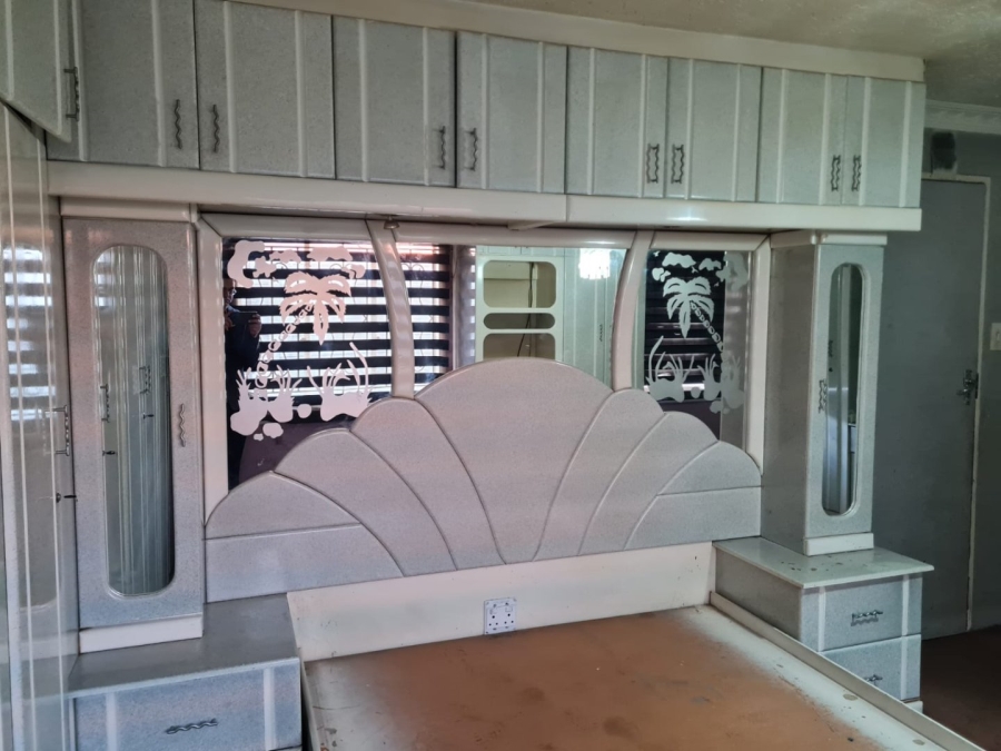2 Bedroom Property for Sale in Lenasia Ext 13 Gauteng