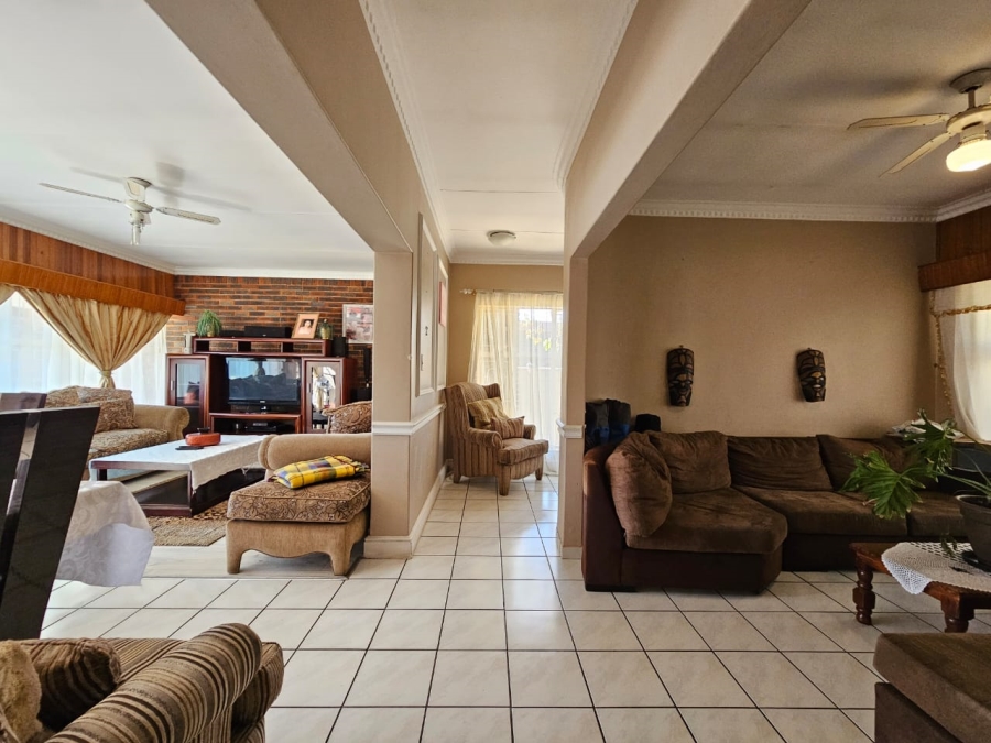 3 Bedroom Property for Sale in Vanderbijlpark SE 6 Gauteng