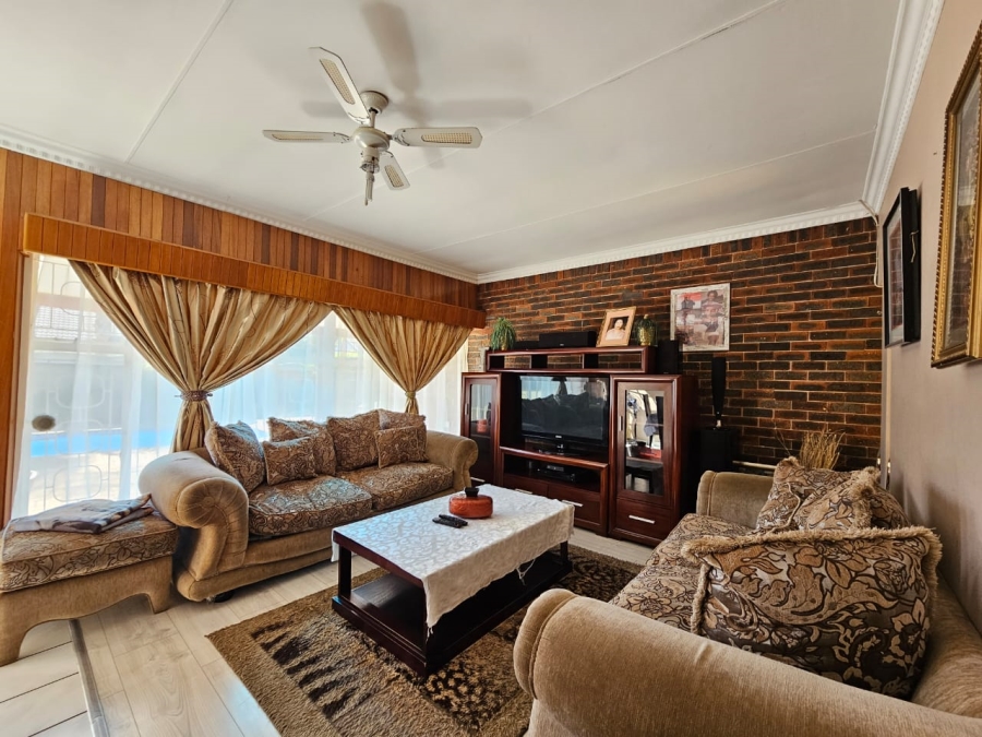3 Bedroom Property for Sale in Vanderbijlpark SE 6 Gauteng
