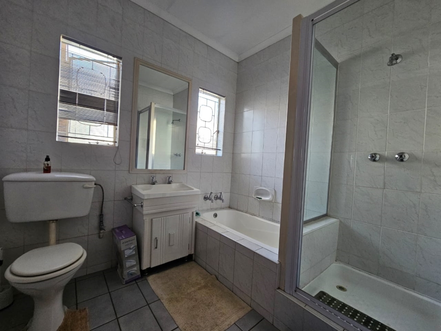 3 Bedroom Property for Sale in Vanderbijlpark SE 6 Gauteng