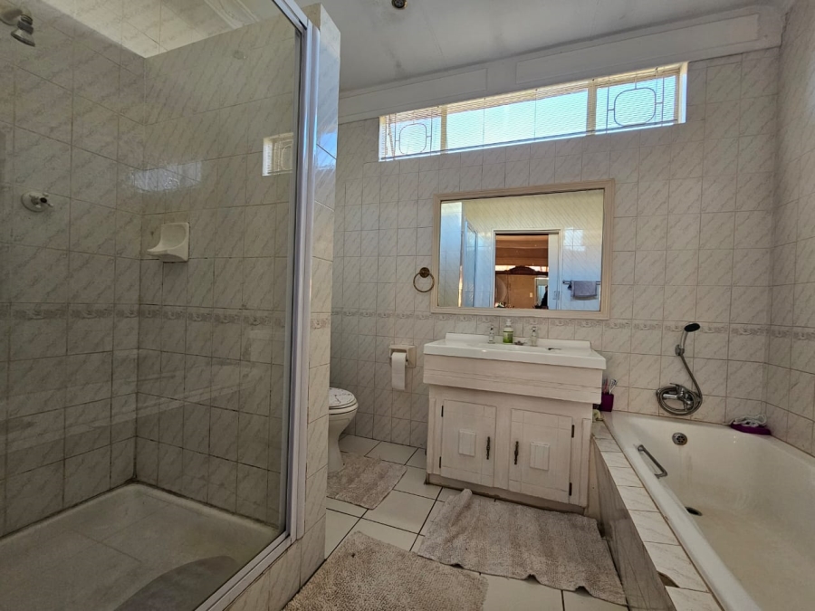 3 Bedroom Property for Sale in Vanderbijlpark SE 6 Gauteng