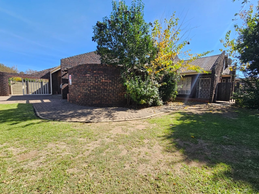 3 Bedroom Property for Sale in Vanderbijlpark SE 6 Gauteng
