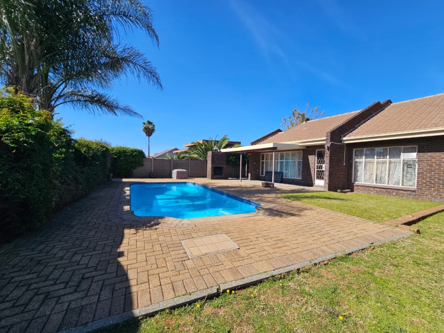 3 Bedroom Property for Sale in Vanderbijlpark SE 6 Gauteng