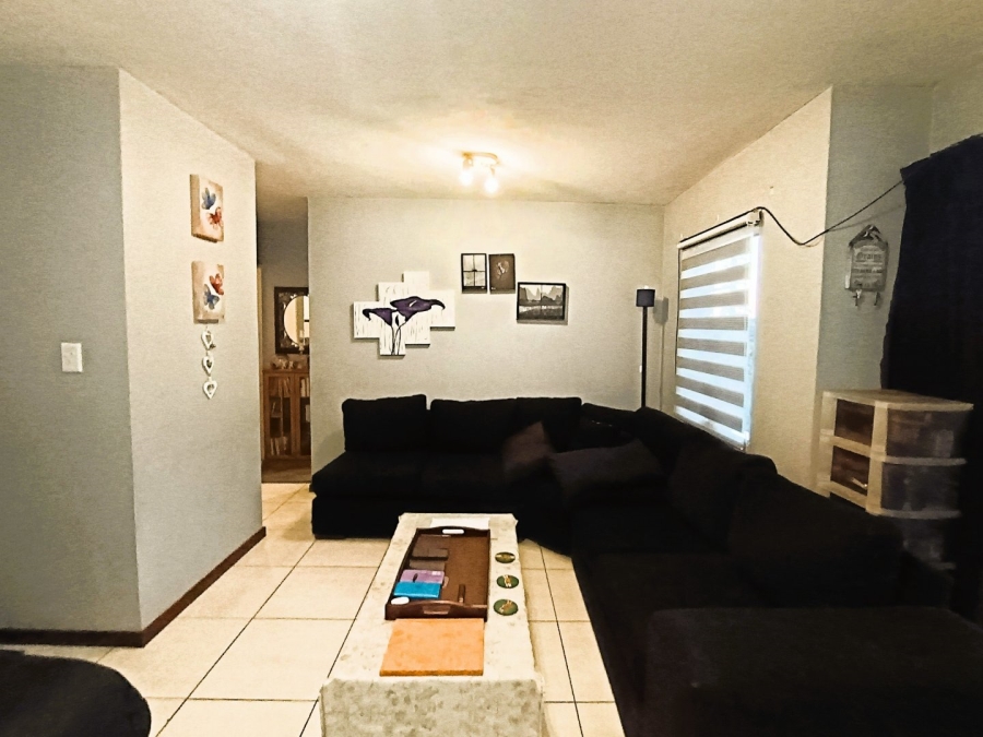 2 Bedroom Property for Sale in Die Hoewes Gauteng