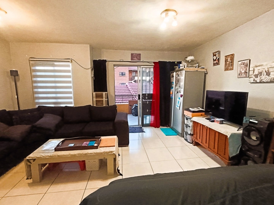 2 Bedroom Property for Sale in Die Hoewes Gauteng