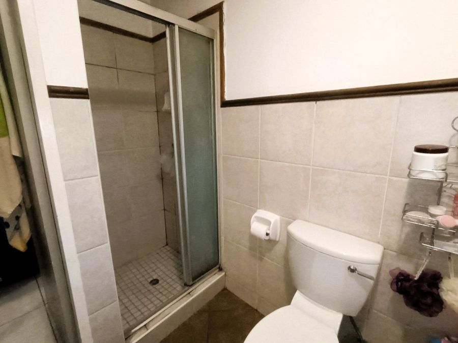 2 Bedroom Property for Sale in Die Hoewes Gauteng