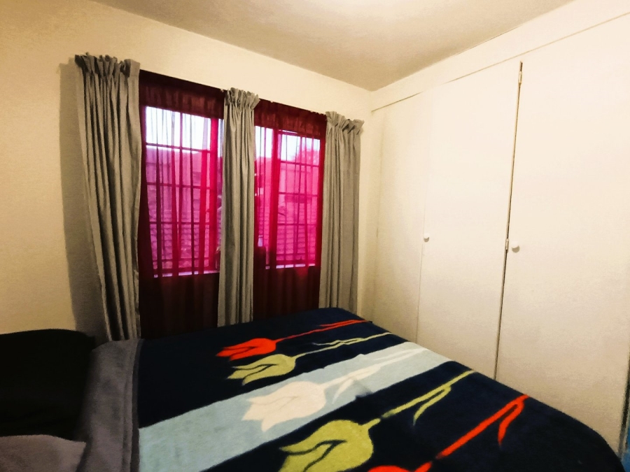 2 Bedroom Property for Sale in Die Hoewes Gauteng