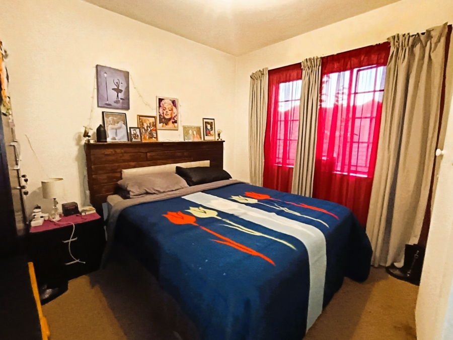 2 Bedroom Property for Sale in Die Hoewes Gauteng