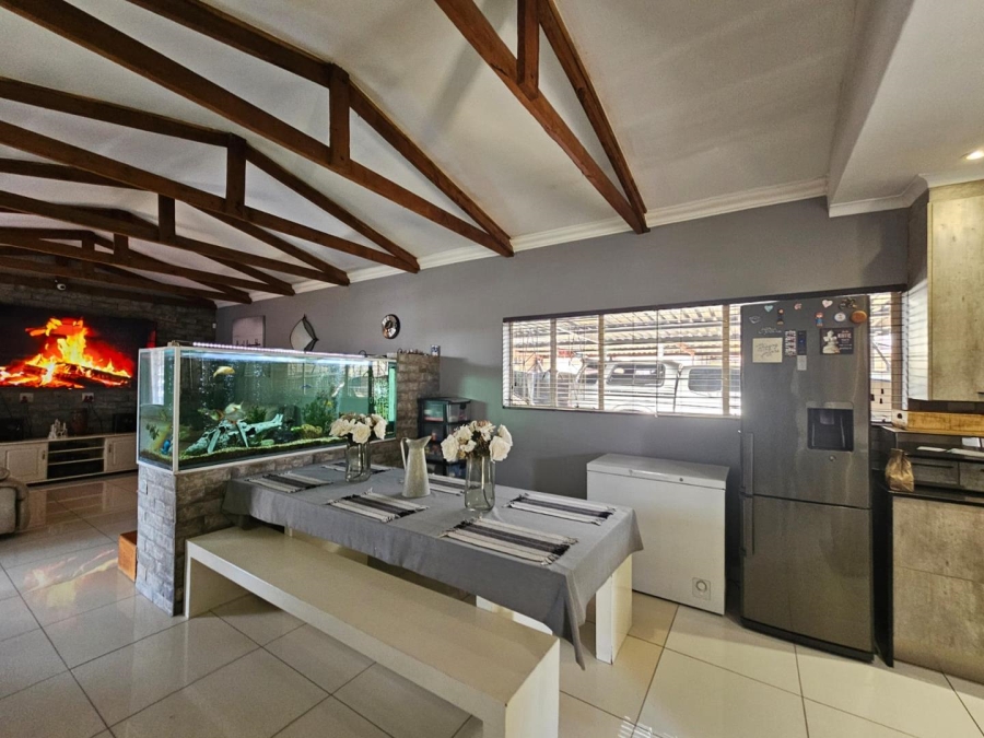 3 Bedroom Property for Sale in Bonaero Park Gauteng