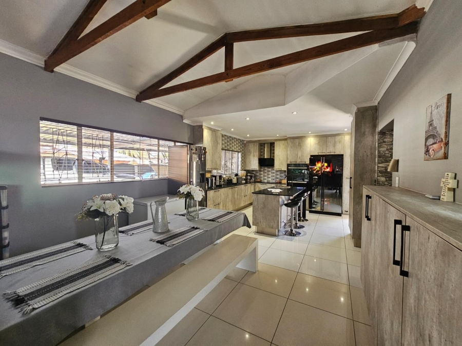 3 Bedroom Property for Sale in Bonaero Park Gauteng