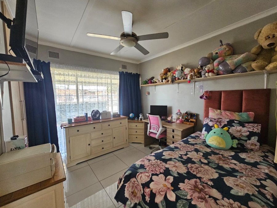 3 Bedroom Property for Sale in Bonaero Park Gauteng