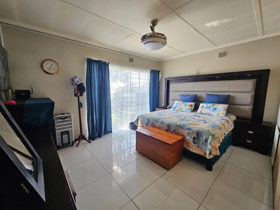 3 Bedroom Property for Sale in Bonaero Park Gauteng
