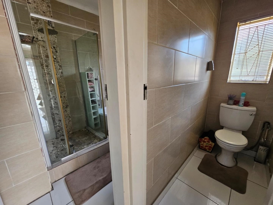 3 Bedroom Property for Sale in Bonaero Park Gauteng